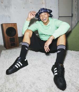 Sneakerși și teniși din anii '90