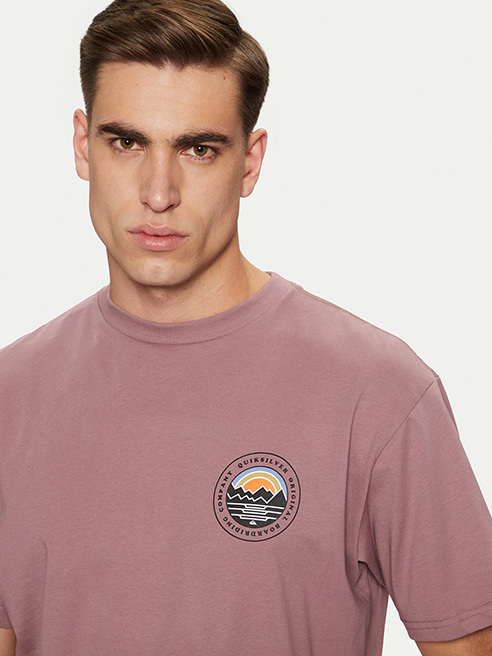 T-shirt La base di una silhouette solida