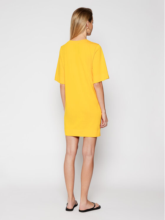 Každodenné šaty Emporio Armani