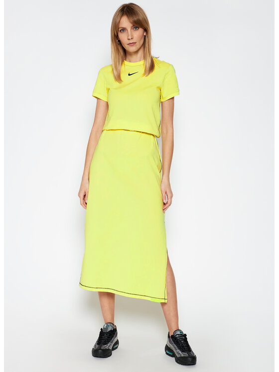 Každodenné šaty Nike