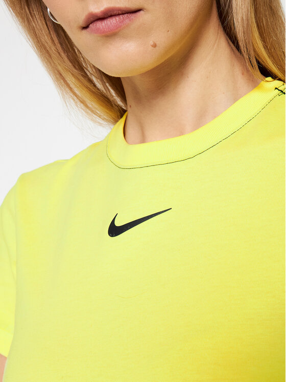 Každodenné šaty Nike