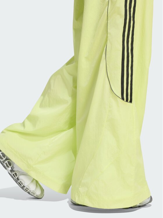 adidas adidas Spodnie dresowe 168173 Żółty Loose Fit