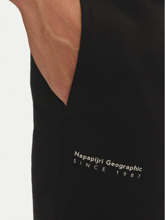 Napapijri Napapijri Долнище анцуг M-Badge NP0A4I33 Черен Regular Fit