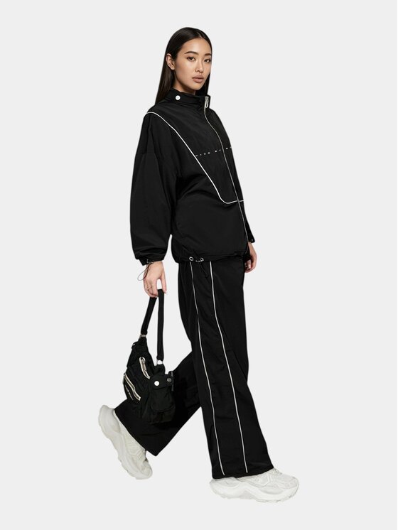 MADE BY SOCIETY MADE BY SOCIETY Spodnie materiałowe Pantaloni NOMAD TRACKS - P27074 Czarny Basic Fit