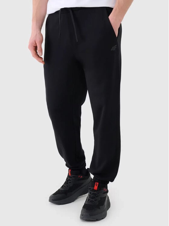 4F 4F Παντελόνι φόρμας 4FWAW26TTROM2321-20S Μαύρο Regular Fit