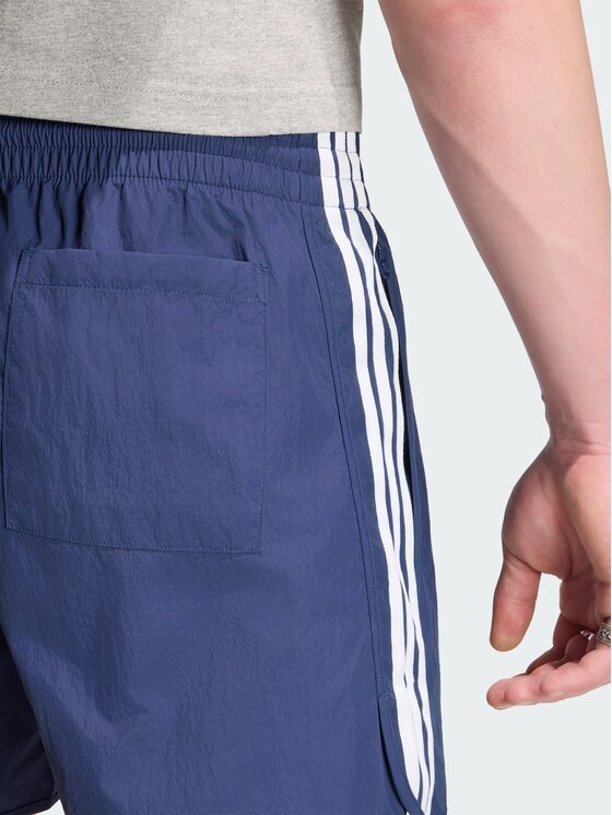 adidas adidas Szorty materiałowe 159299 Niebieski jasny Regular Fit