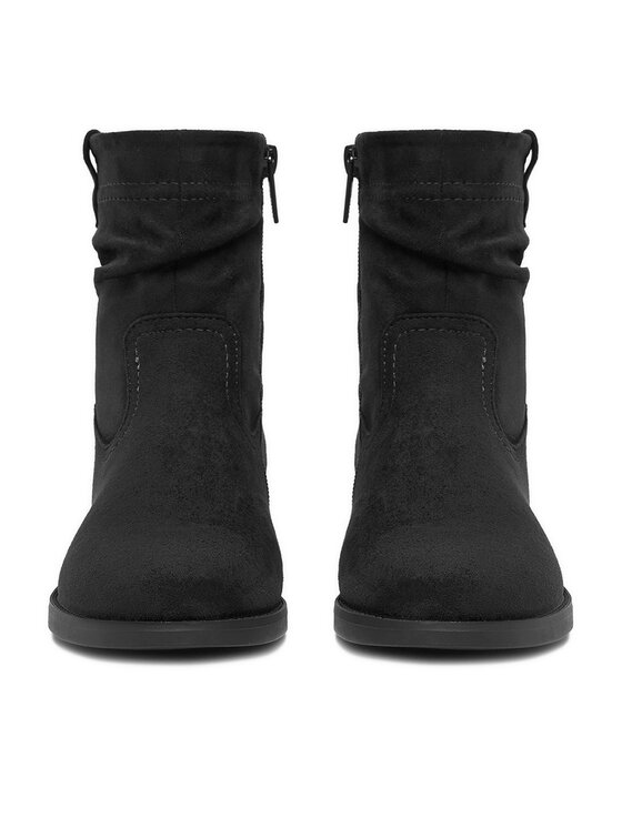 Para botków ustawiona przodem, widoczny przód cholewek.