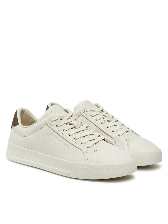 Tommy Hilfiger Tommy Hilfiger Laisvalaikio batai Th Court Best Tumbled Lth FM0FM05324 Smėlio