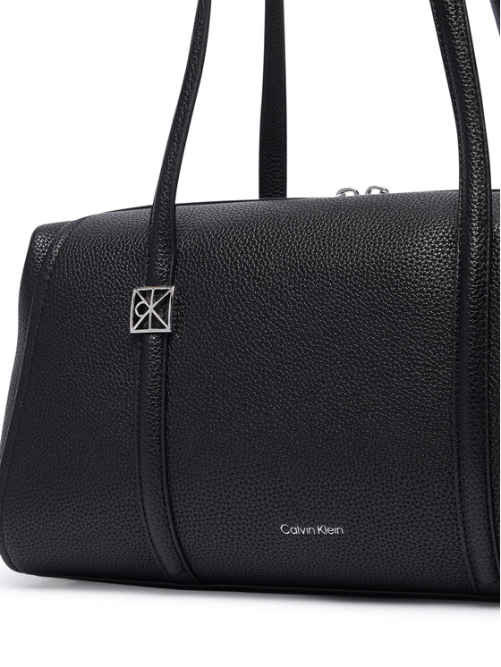 Calvin Klein Calvin Klein Torbica Emblem Hw Pebble Doctor Shoulder LV04F3614G Crna