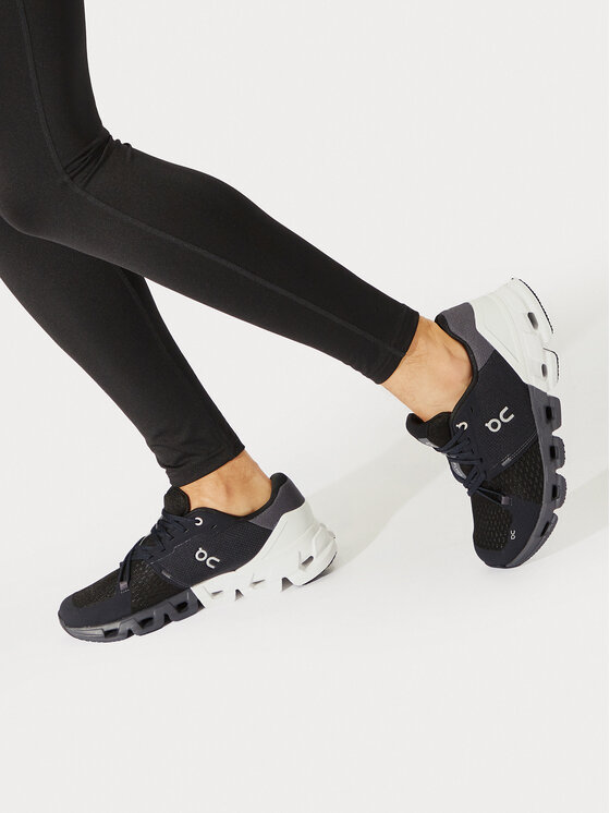 On On Laufschuhe Cloudflyer 4 7198677 Schwarz