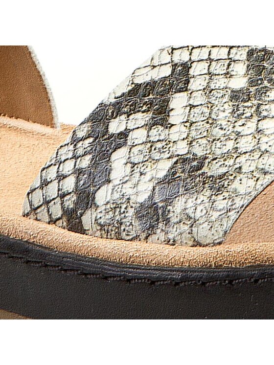 Clarks Clarks Basutės Romantic Moon 261083594 Smėlio