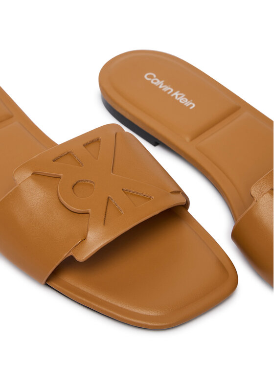 Calvin Klein Calvin Klein Klapki Square Flat Sandal Emblem HW0HW03128 Brązowy