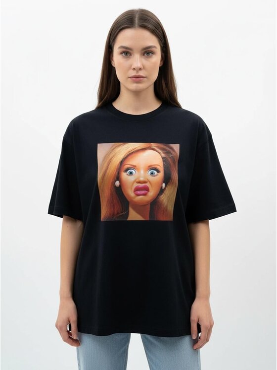 MyStars MyStars T-Shirt Zdegustowana Barbi szeroka luźna koszulka 130798 Czarny Oversize