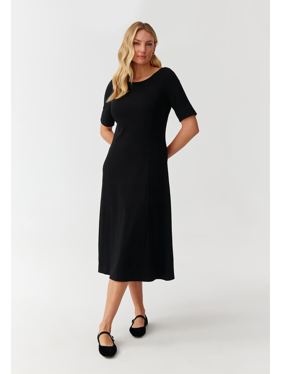 TATUUM TATUUM Sukienka dzianinowa MANTI Czarny Flare Fit