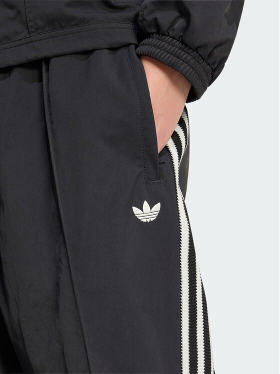 adidas adidas Spodnie materiałowe 161544 Czarny Oversize