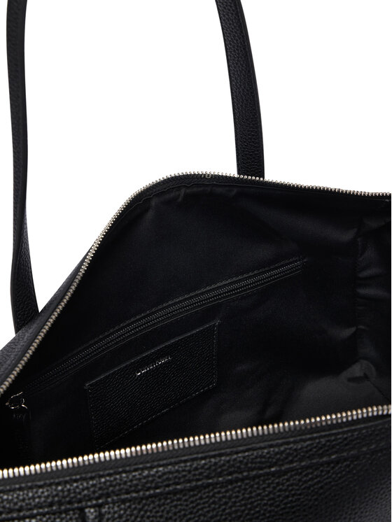 Calvin Klein Calvin Klein Handtasche Emblem Hw Pebble Doctor Shoulder LV04F3614G Schwarz