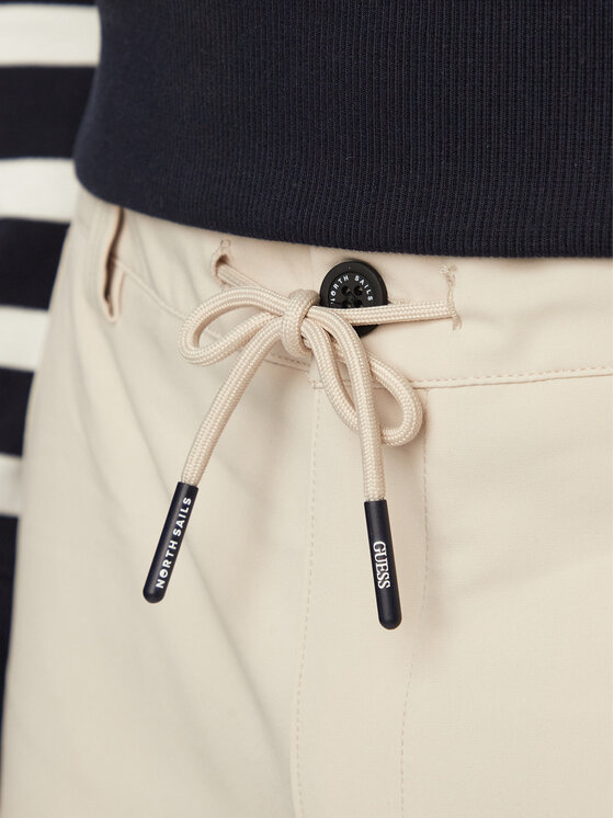 Guess Guess Pantaloncini di tessuto M6GD36 W2169 Crema Regular Fit