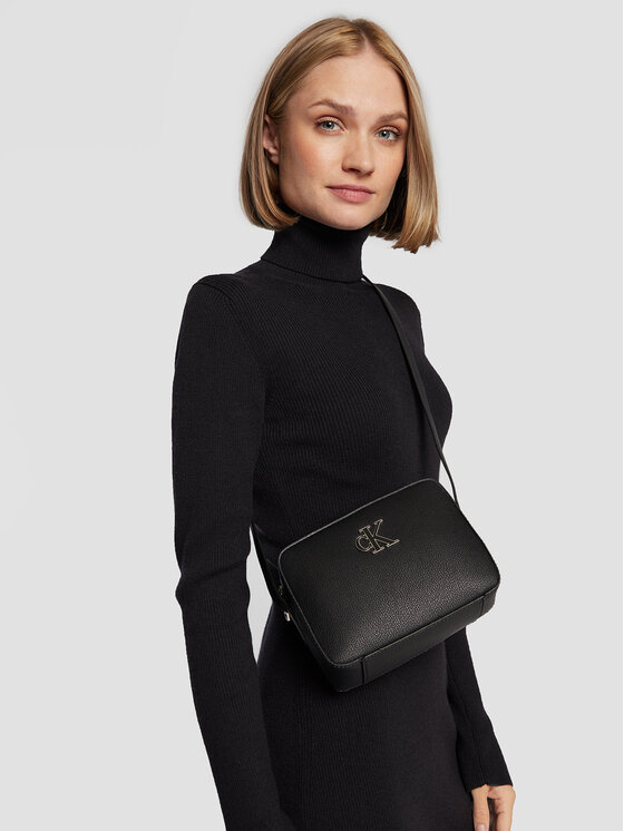 Calvin Klein Torebka Minimal Monogram Camera Bag K60K609290 Czarny