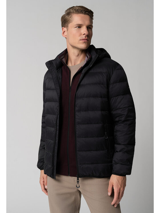 Volcano Volcano Kurtka zimowa J-RIX Czarny Regular Fit