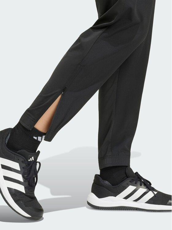 adidas adidas Spodnie dresowe 169672 Czarny Regular Fit