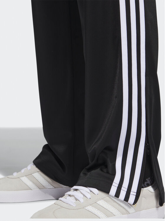 adidas adidas Teplákové nohavice adicolor Classics Firebird IJ7055 Čierna Regular Fit