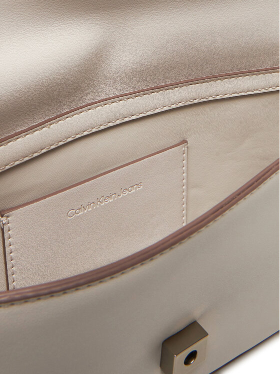 Calvin Klein Jeans Calvin Klein Jeans Geantă Sculpted Flap Shoulder Pouch25 LV04K3148G Écru