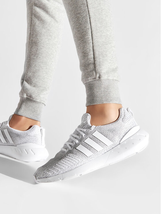 adidas adidas Sneakersy Swift Run 22 GZ3499 Szary
