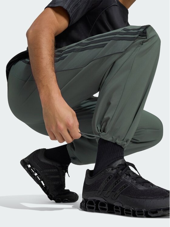 adidas adidas Spodnie dresowe 170070 Szary Regular Fit