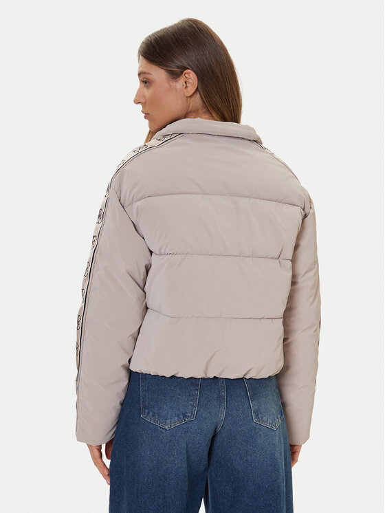 Guess Guess Žieminė striukė V5BL11 WGYC2 Smėlio Regular Fit