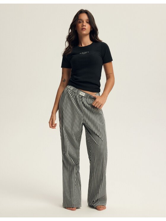 Esotiq Esotiq Spodnie materiałowe 43755 Czarny Regular Fit