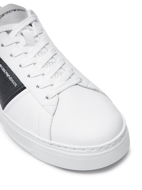 Emporio Armani Emporio Armani Sneakersy X4X570 XN840 Biały