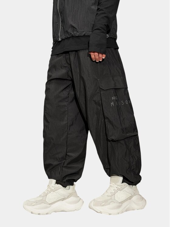 MADE BY SOCIETY MADE BY SOCIETY Spodnie materiałowe HUSK - P17744 Czarny Basic Fit