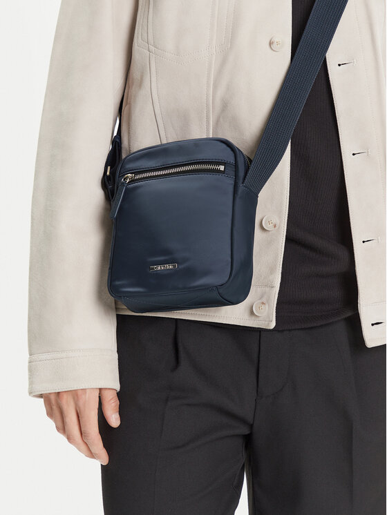 Calvin Klein Calvin Klein Válltáska Sleek Nylon Reporter LV04D3176G Sötétkék