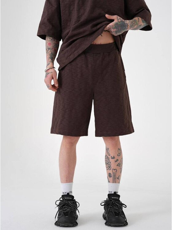Machinist Szorty materiałowe, rozmiar M Brązowe, Krótkie Spodenki Dresowe mocha mousse