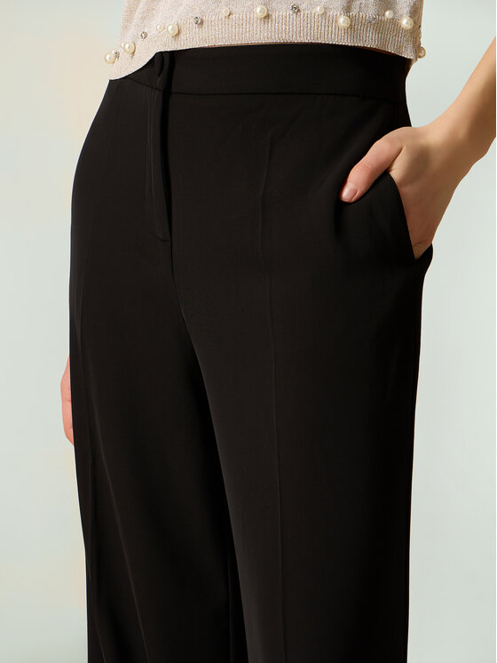 Oltre Oltre Pantaloni di tessuto P022R008885N033 Nero Baggy Fit