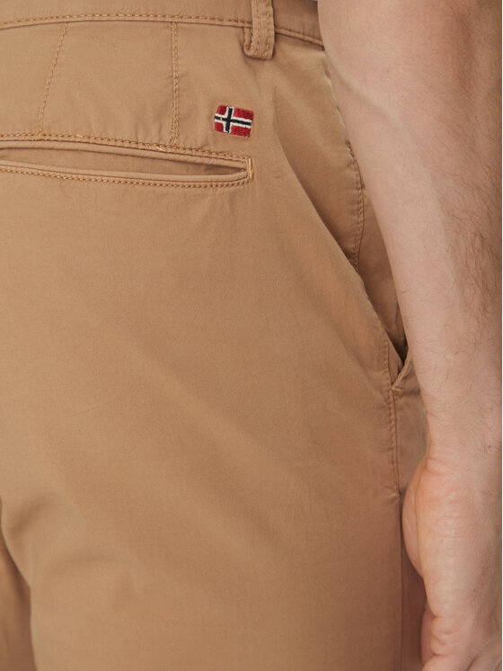 Napapijri Napapijri Pantaloni chino M-Puyo NP0A4H98 Maro Slim Fit