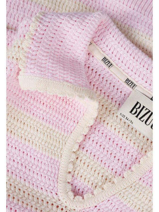BIZUU BIZUU Sweter PELLA Różowy Standard Fit