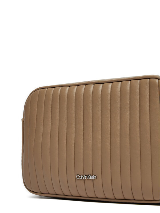Calvin Klein Calvin Klein Kabelka Mini Line Quilt Camera Bag K60K613078 Hnedá