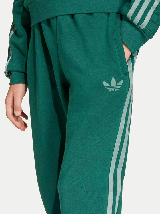 adidas adidas Spodnie dresowe Minecraft KE2759 Zielony Loose Fit