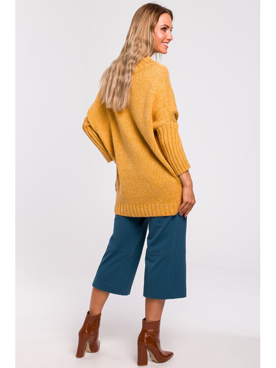 Made of Emotion Made of Emotion Sveter M470 Žltá Casual Fit