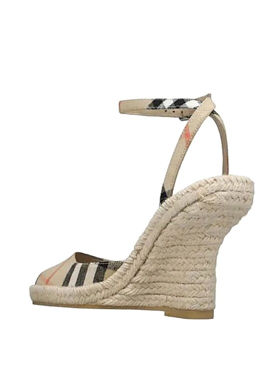 Burberry Burberry Sandały 8109345 Beżowy