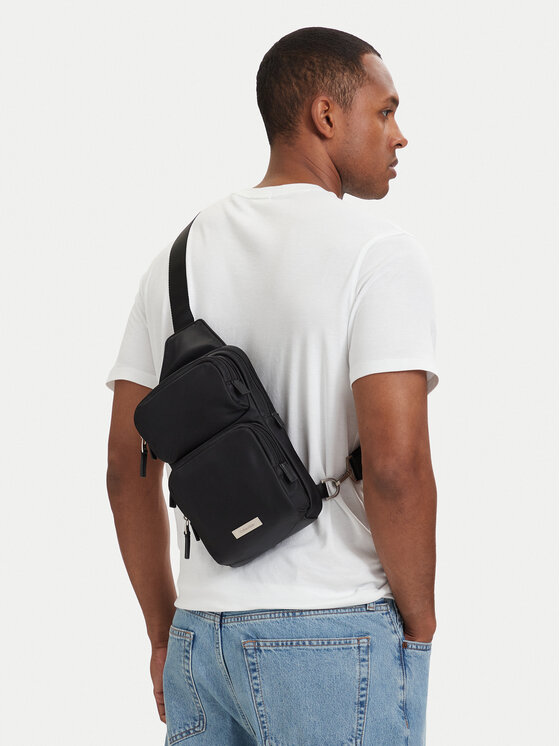 Calvin Klein Calvin Klein Crossover torbica Clean Square LV04D3377G Crna