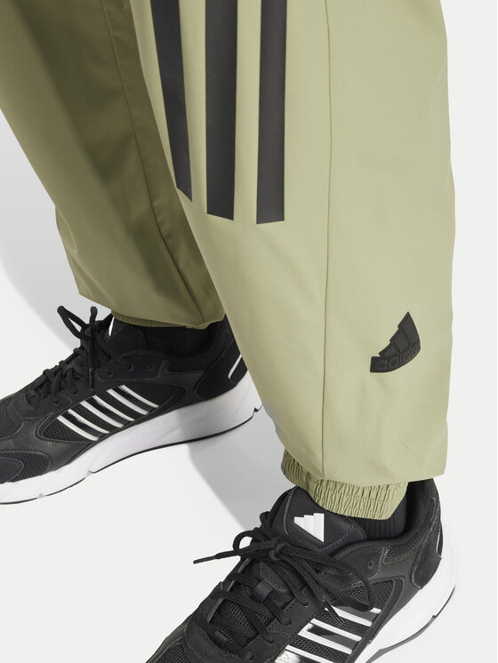 adidas adidas Spodnie dresowe Future Icons 3-Stripes IW8549 Zielony Regular Fit