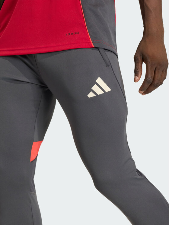 adidas adidas Spodnie dresowe 157787 Czarny Slim Fit