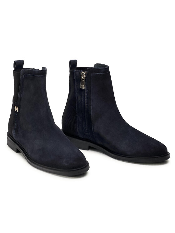 Flat boot top