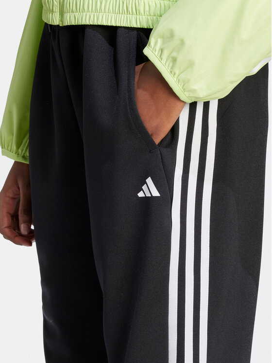 adidas adidas Teplákové nohavice Train Essentials HZ5646 Čierna Loose Fit