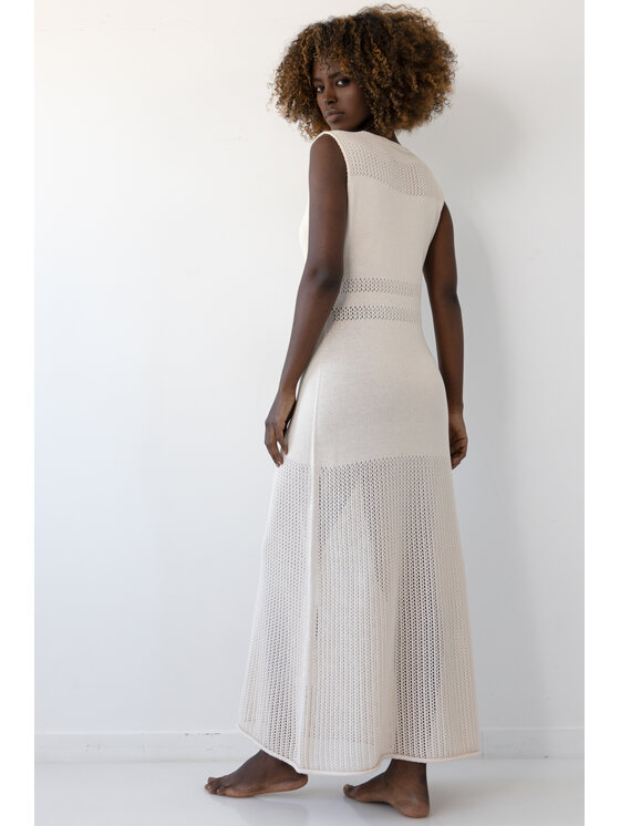 Fobya Fobya Sukienka dzianinowa F2033 Beżowy Basic Fit