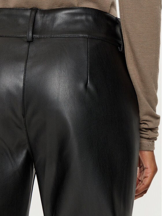 Gina Tricot Gina Tricot Pantaloni in similpelle 23545 Nero Regular Fit