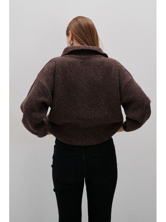 Fobya Fobya Sweter F2065 Brązowy Basic Fit