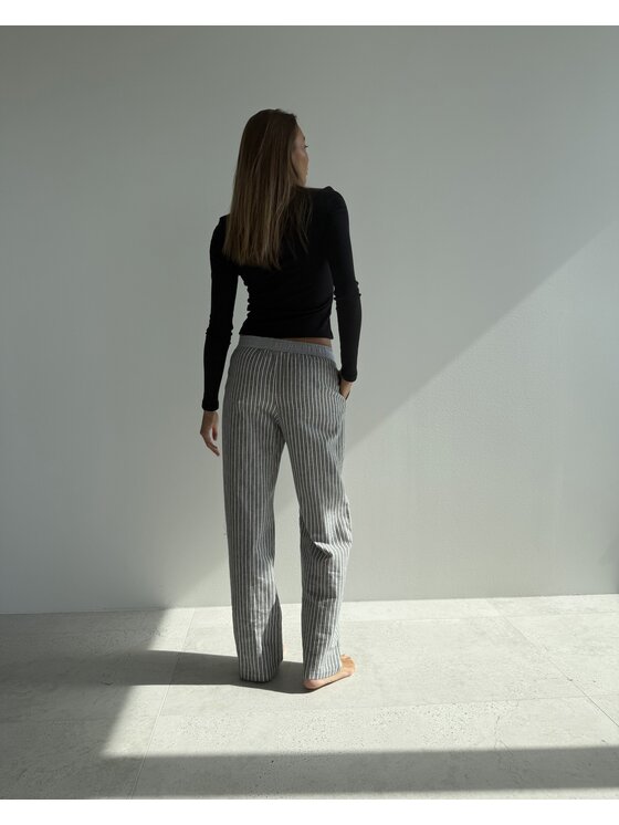 Le Songe Le Songe Spodnie materiałowe LOLA Szary Basic Fit